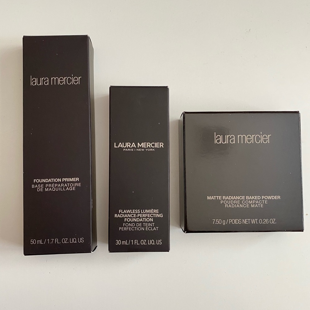 *SOLD* Laura Mercier  Flawless Lumiere foundation Bronzer